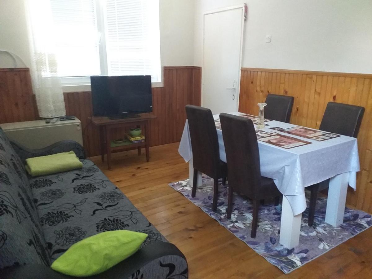Vikendica Iva Villa Perucac Kültér fotó